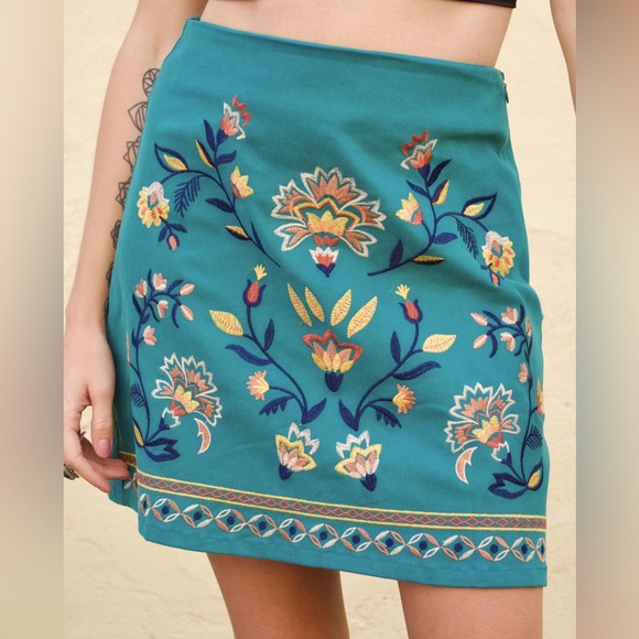NWT Flying Tomato Emerald Green Embroidered Mini Skirt Womens S - Picture 1 of 7